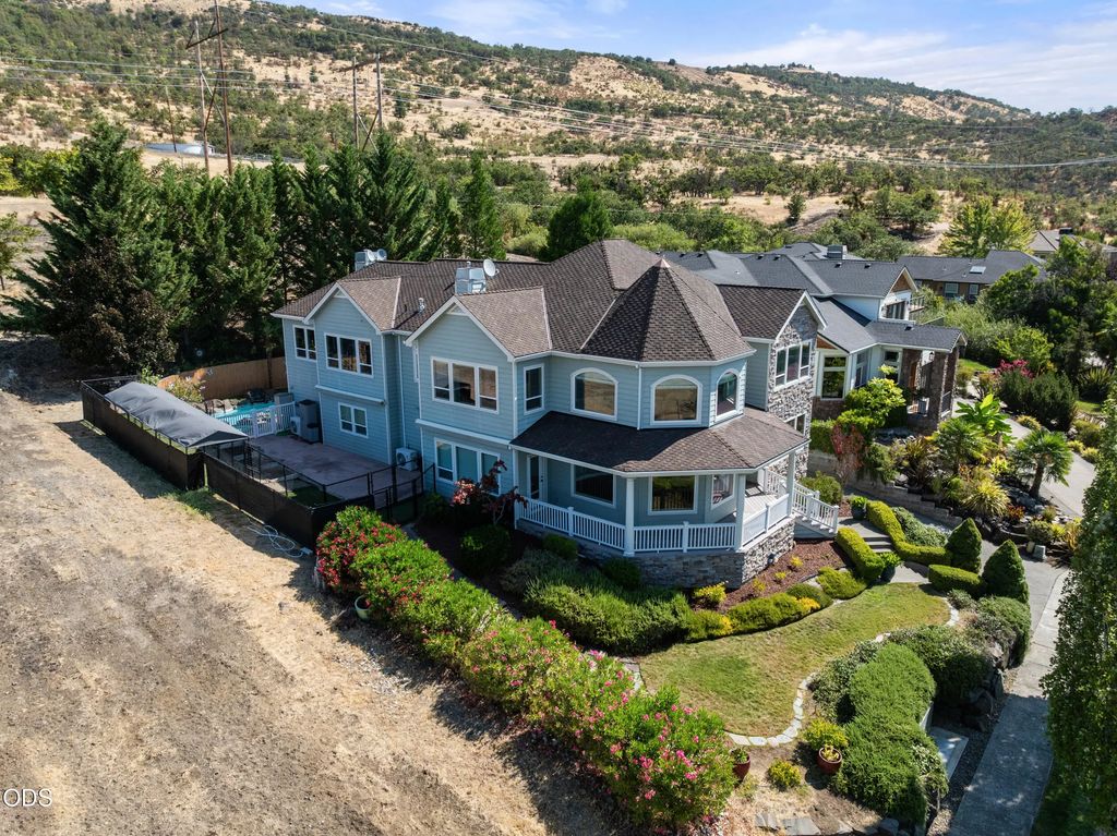 4501 Pinnacle Drive, Medford