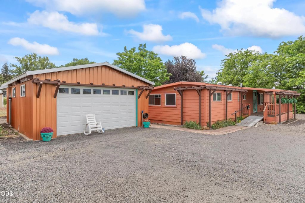 2088 Se Rose Lane, Prineville