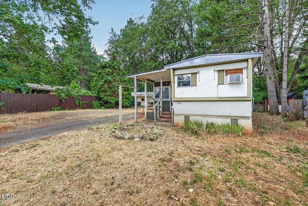 126 S Kerby Avenue, Cave Junction