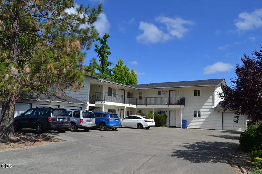 1806 Medart Lane, Grants Pass