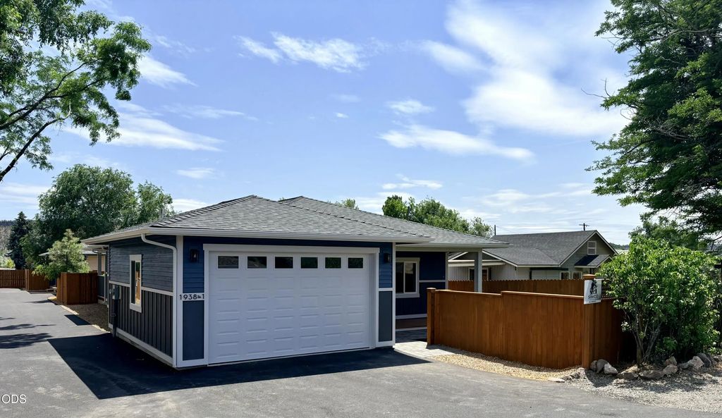 1938 Ne Laughlin Road, Prineville