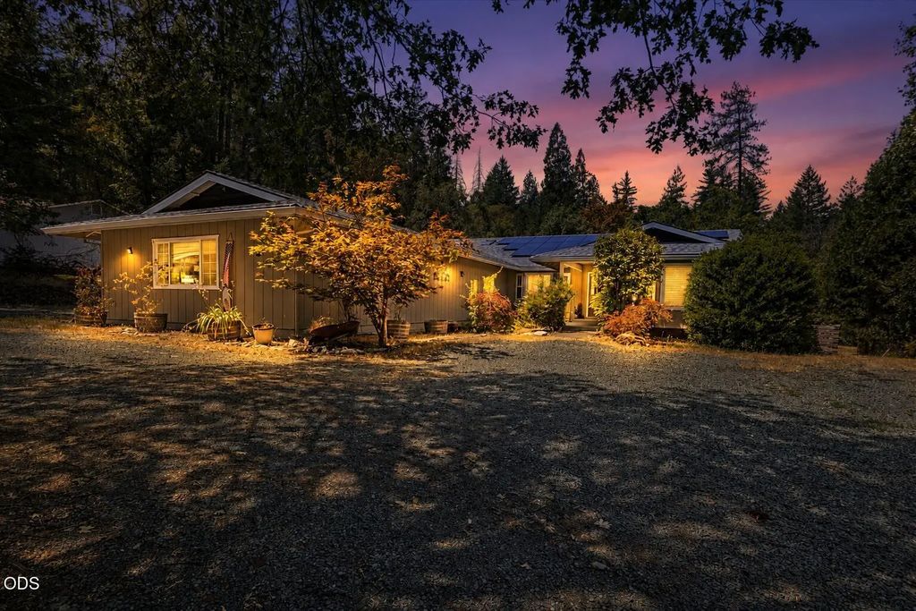 287 Surrey Drive, Grants Pass