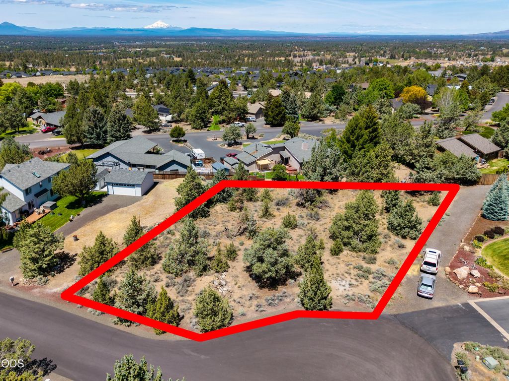 4047 Sw Wickiup Court, Redmond