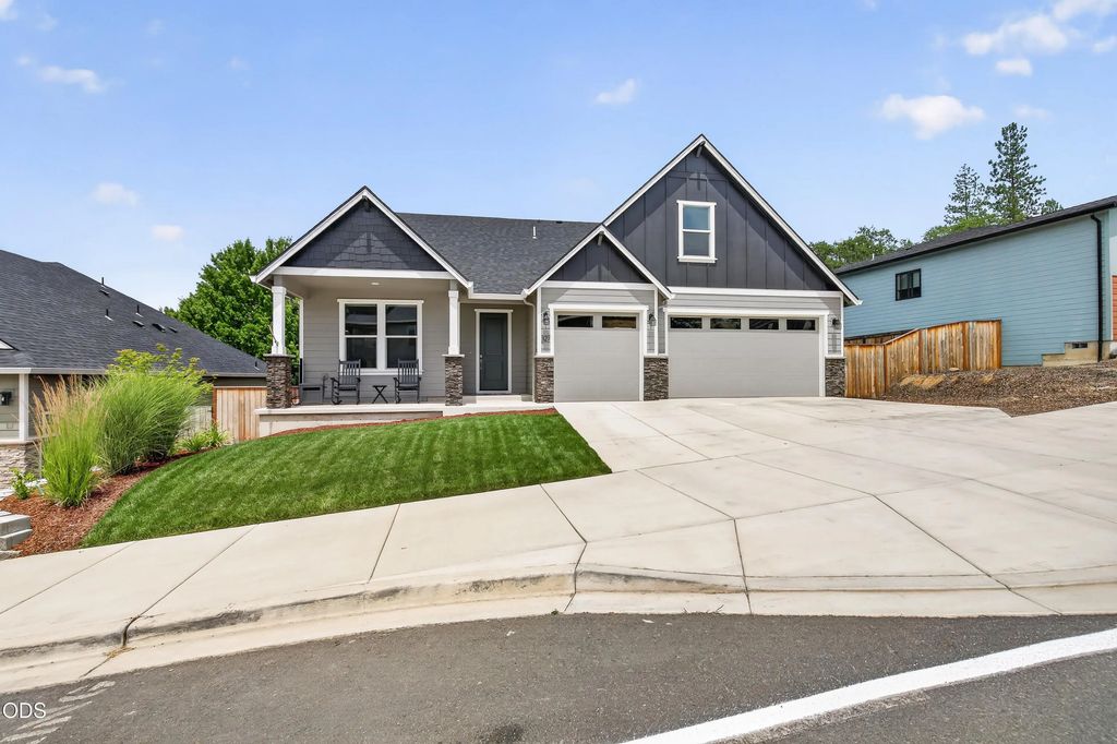 327 Arrowhead Trail, Eagle Point