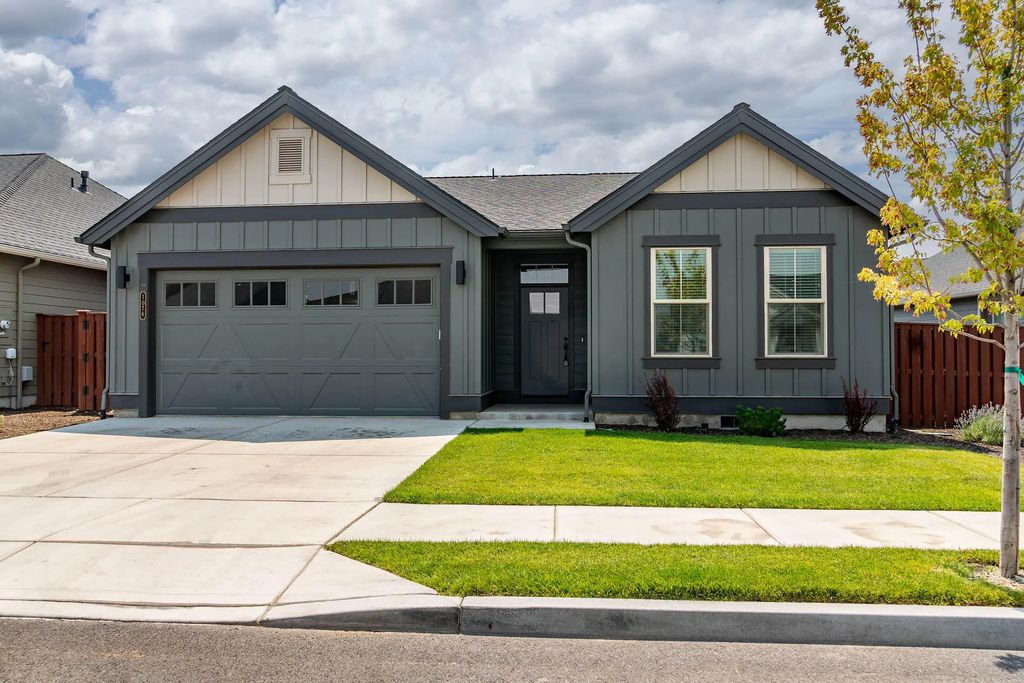 1076 Ne Henry Drive, Prineville