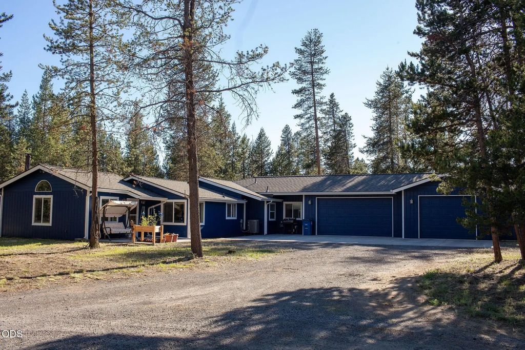 52505 Pine Drive, La Pine