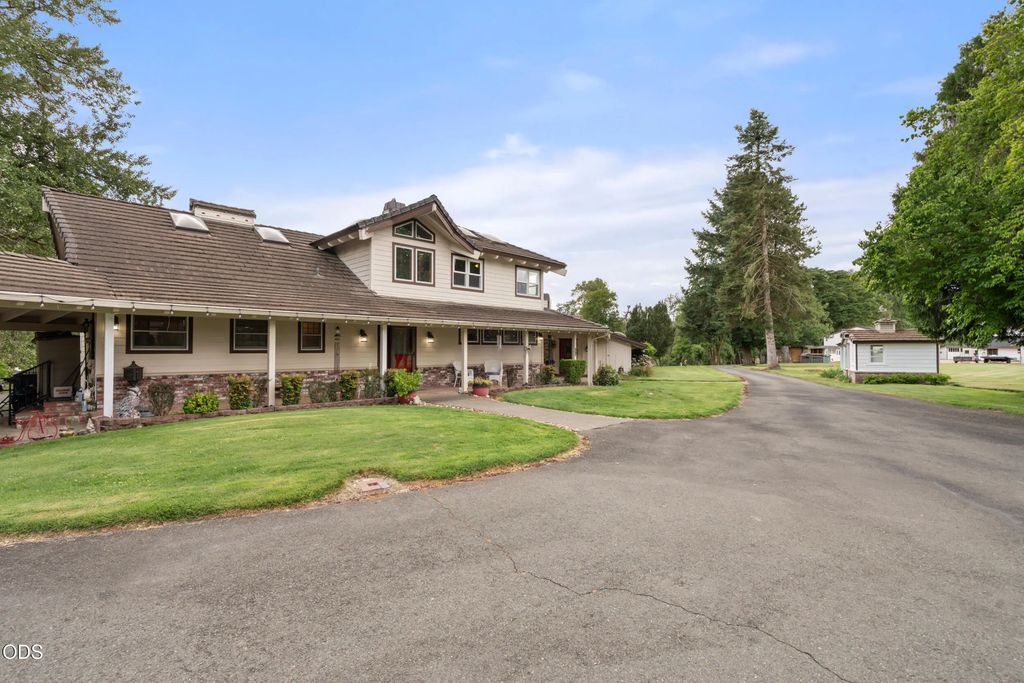 5061 Lower River Road, Grants Pass