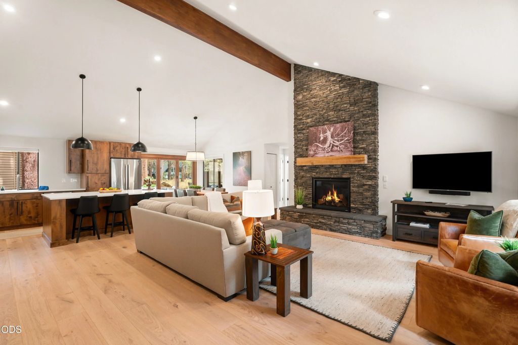 57448 Quartz Mountain Lane 6, Sunriver
