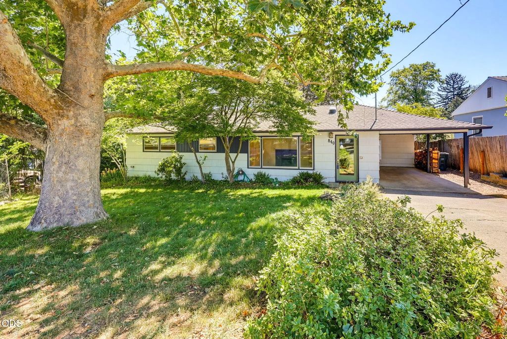 840 Harmony Lane, Ashland