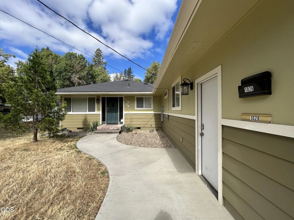 1024 Nw Hawthorne Avenue, Grants Pass
