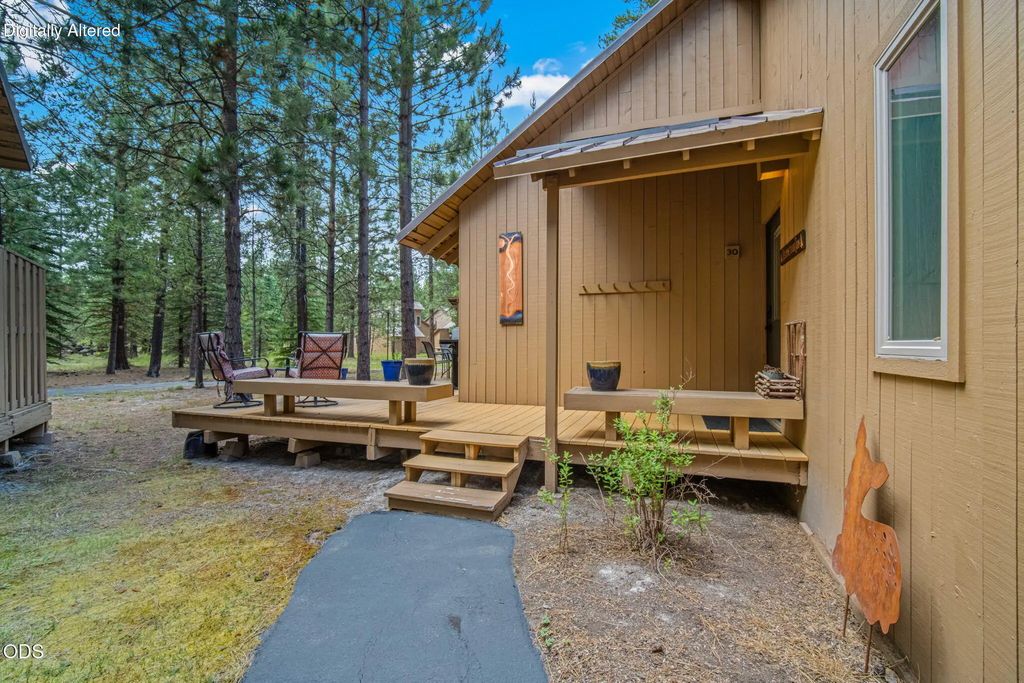 17631 Cluster Cabin Lane 30, Sunriver