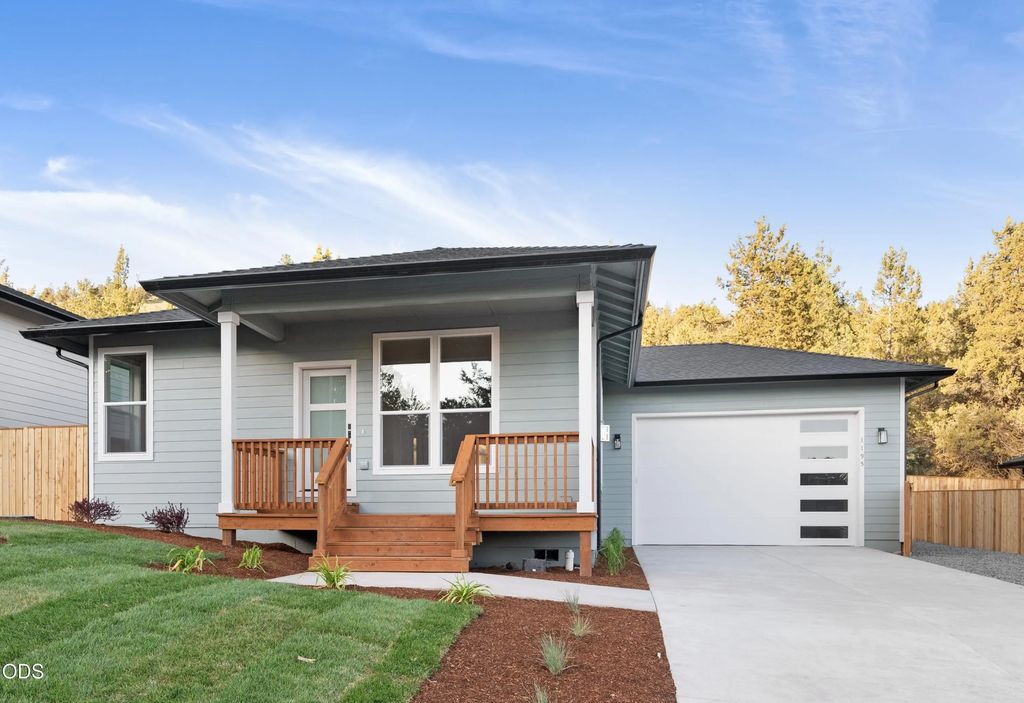 1178 W Ridge Drive 112, Klamath Falls