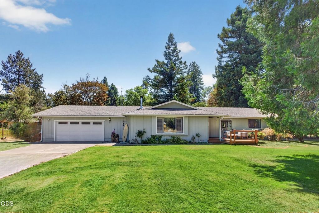 8122 New Hope Road, Grants Pass