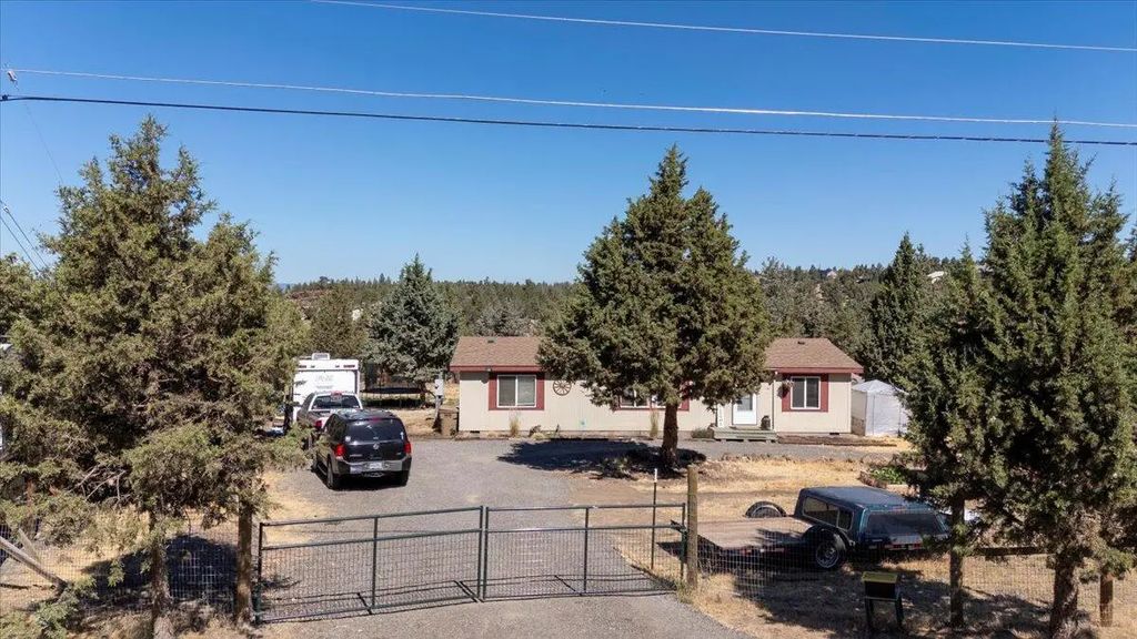 13770 Sw Cinder Cone Loop, Terrebonne