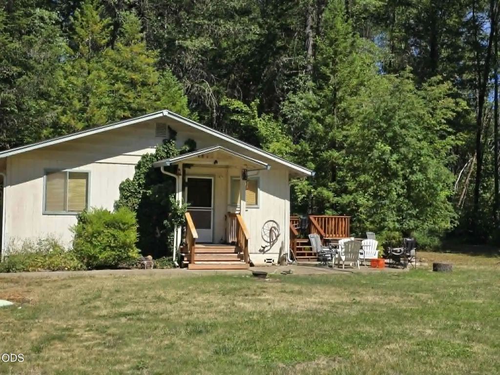 4299 Dick George Road, Cave Junction
