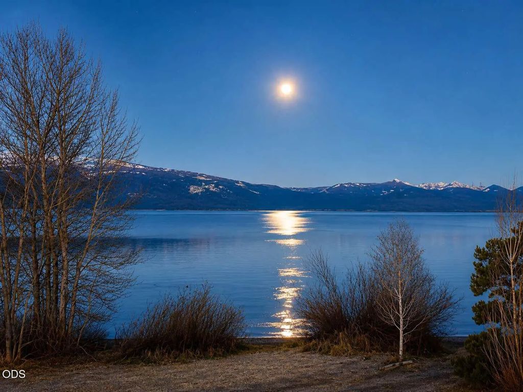 33706 Modoc Point Road, Chiloquin