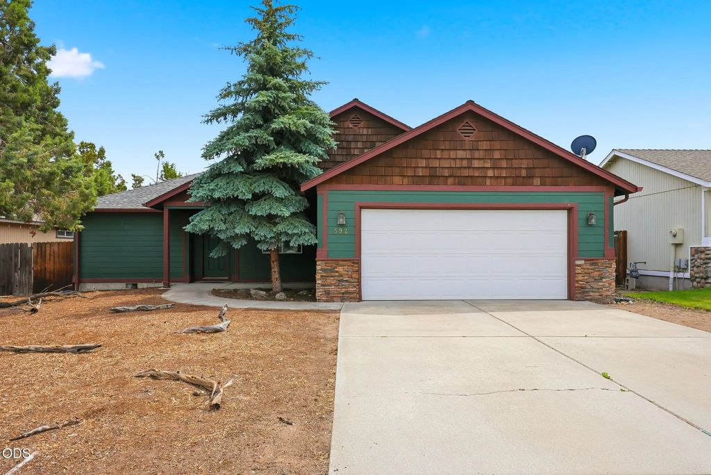592 Ne Redwood Avenue, Redmond