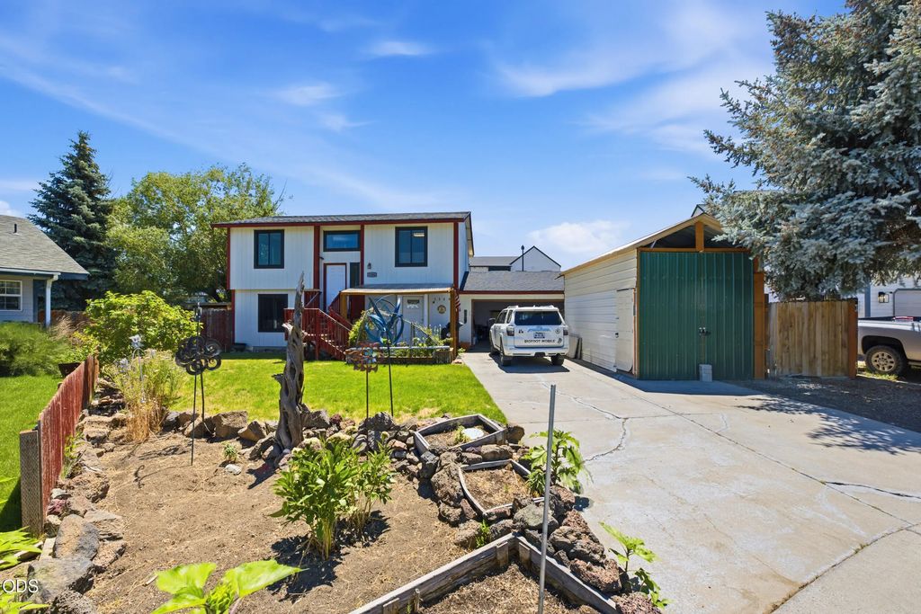 2346 Sw 20th Court, Redmond