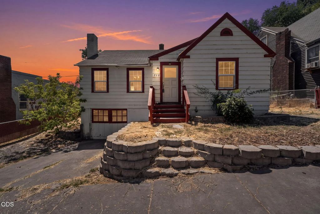 718 Roseway Drive, Klamath Falls