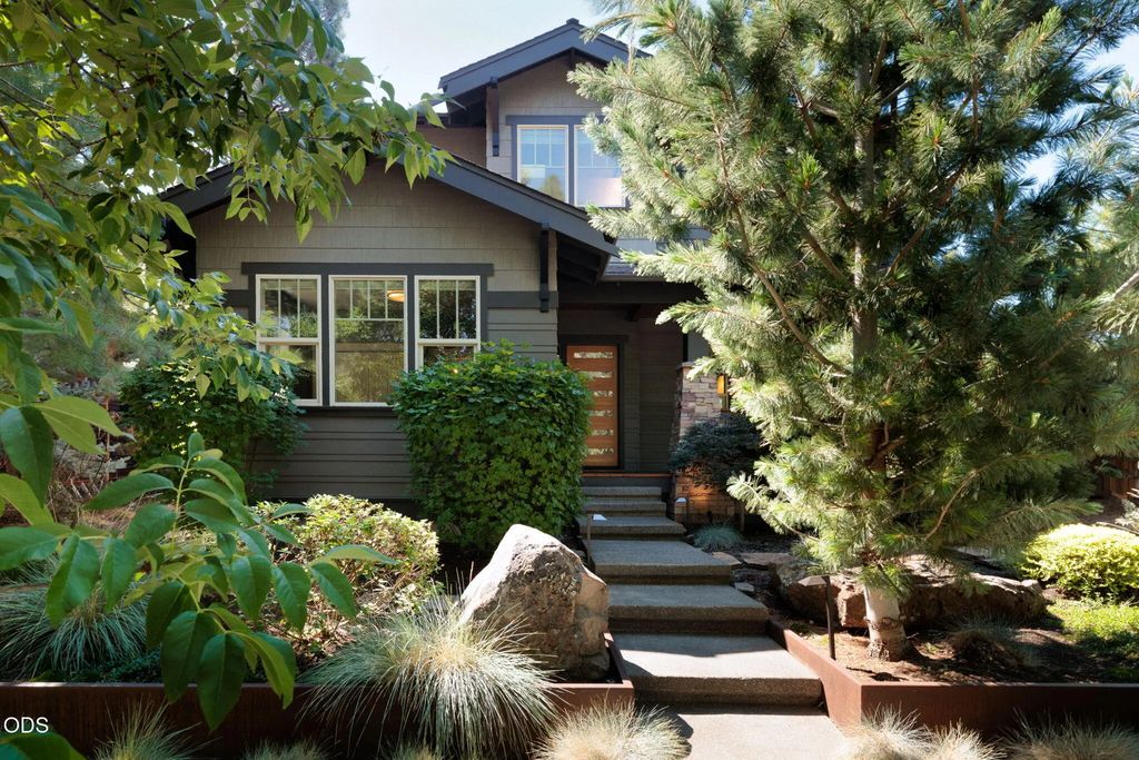 2425 Nw Lemhi Pass Drive, Bend
