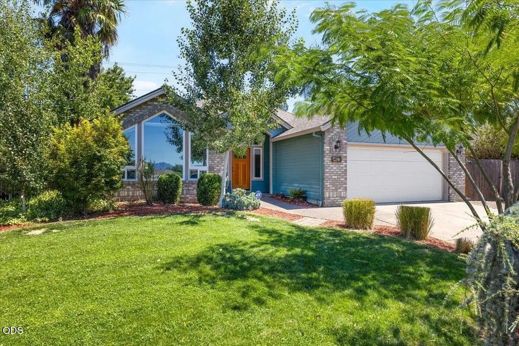 1403 Larson Creek Drive, Medford