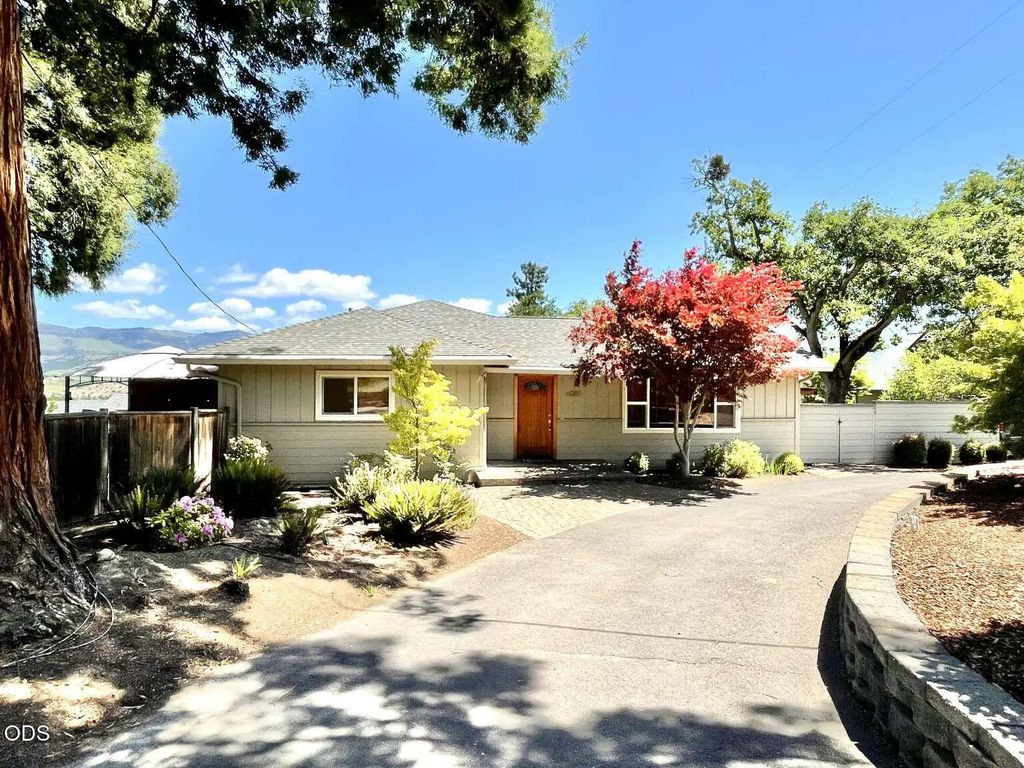6085 Adams Road, Talent