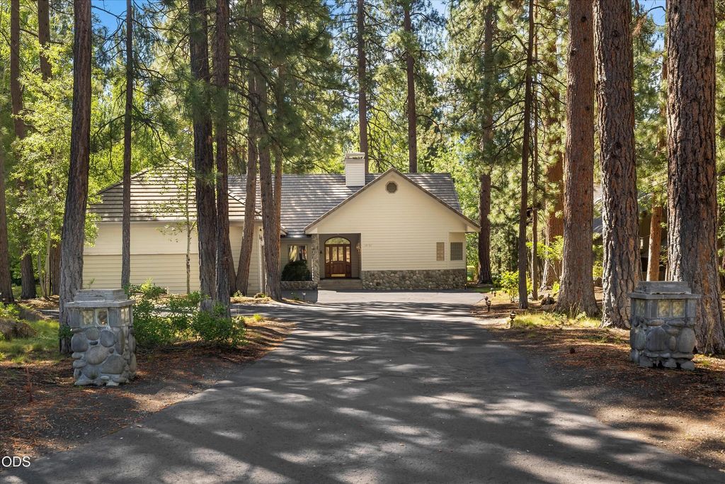 60726 Golf Village Loop, Bend