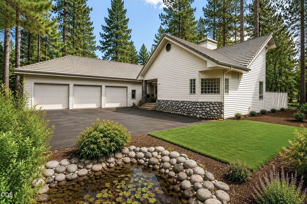 60726 Golf Village Loop, Bend
