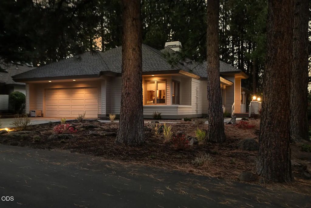 60894 Willow Creek Loop, Bend