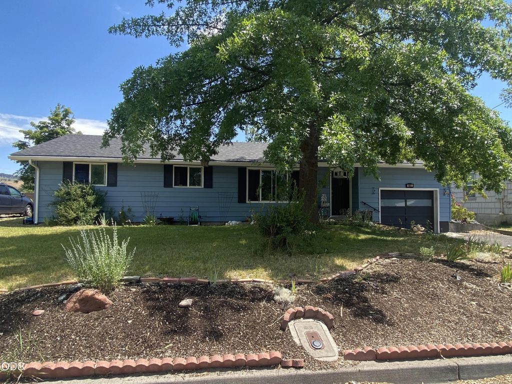 1855 Lakeview Avenue, Klamath Falls