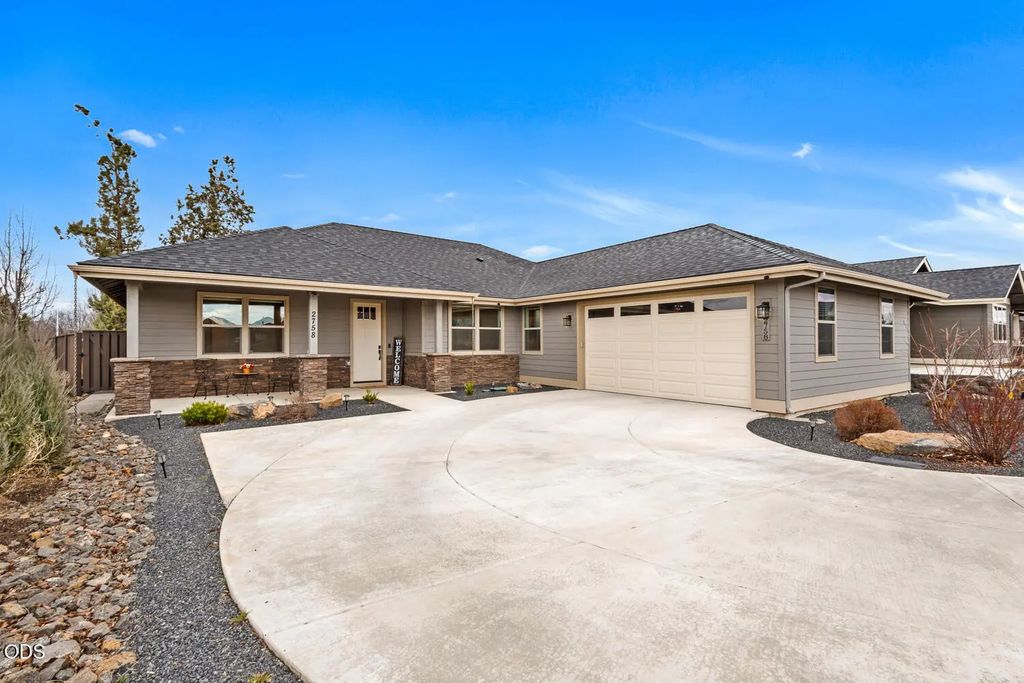 2758 Nw 23rd Loop, Redmond