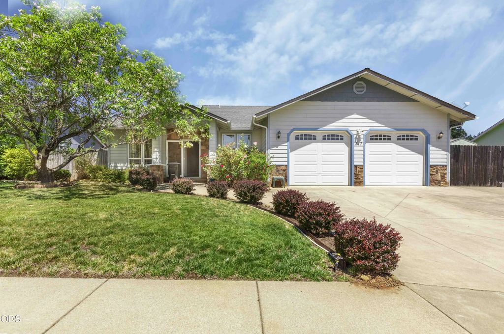 317 Gamay Drive, Cave Junction
