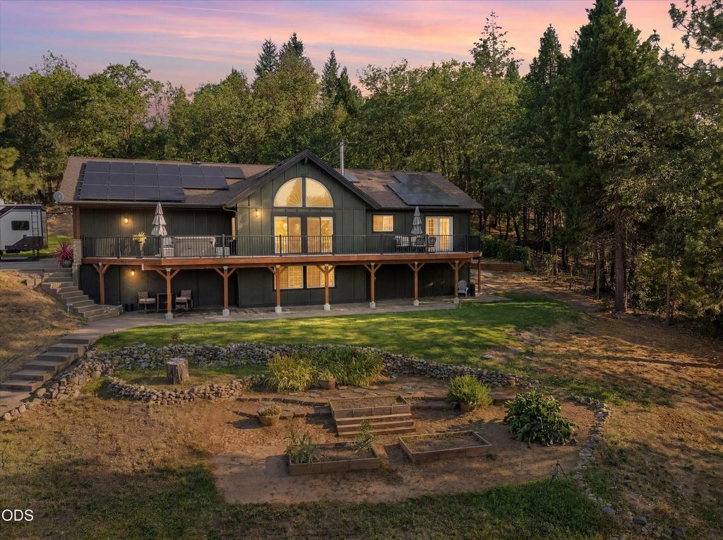 767 Jess Way, Grants Pass