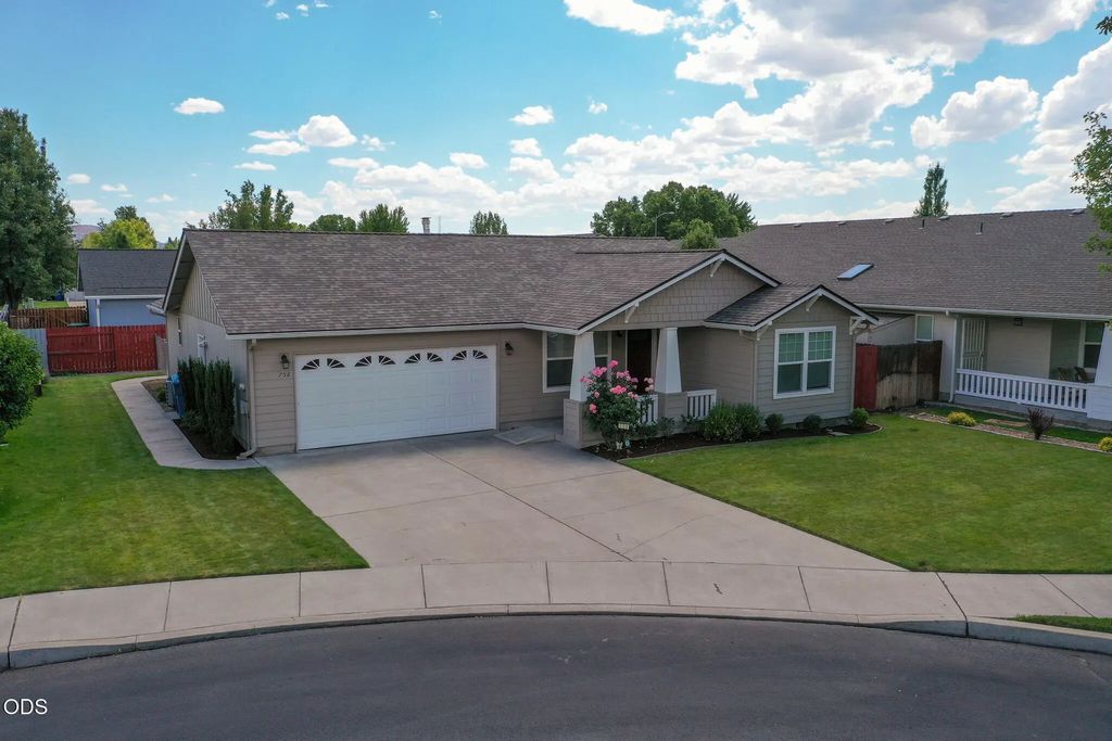 758 Ne Sandstone Court, Prineville