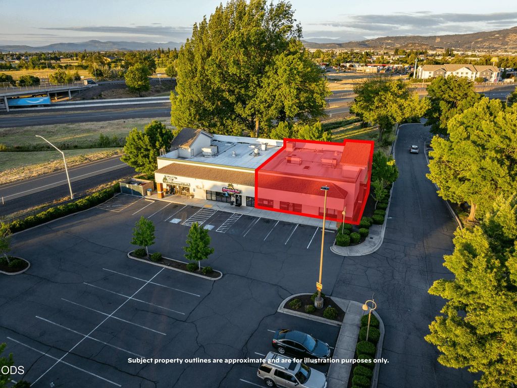 1333 Plaza Boulevard A/b, Central Point