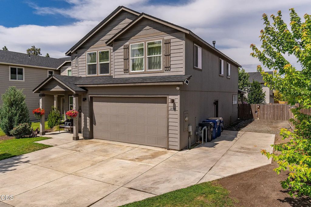 20348 Lois Way, Bend