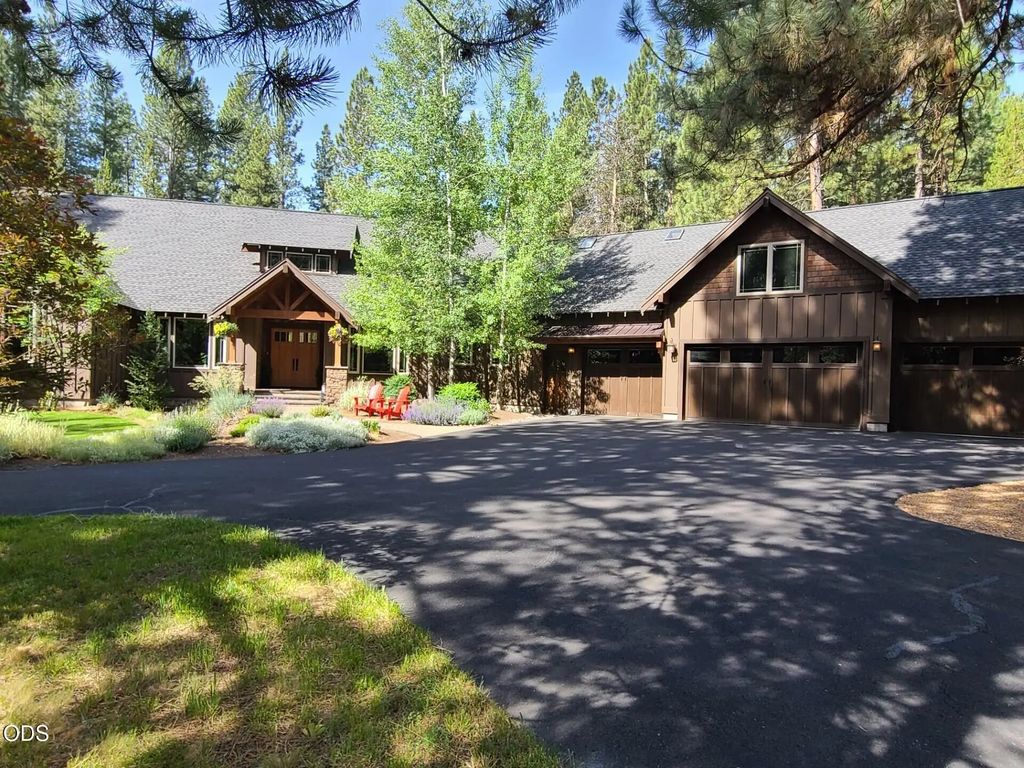 54937 Forest Lane, Bend