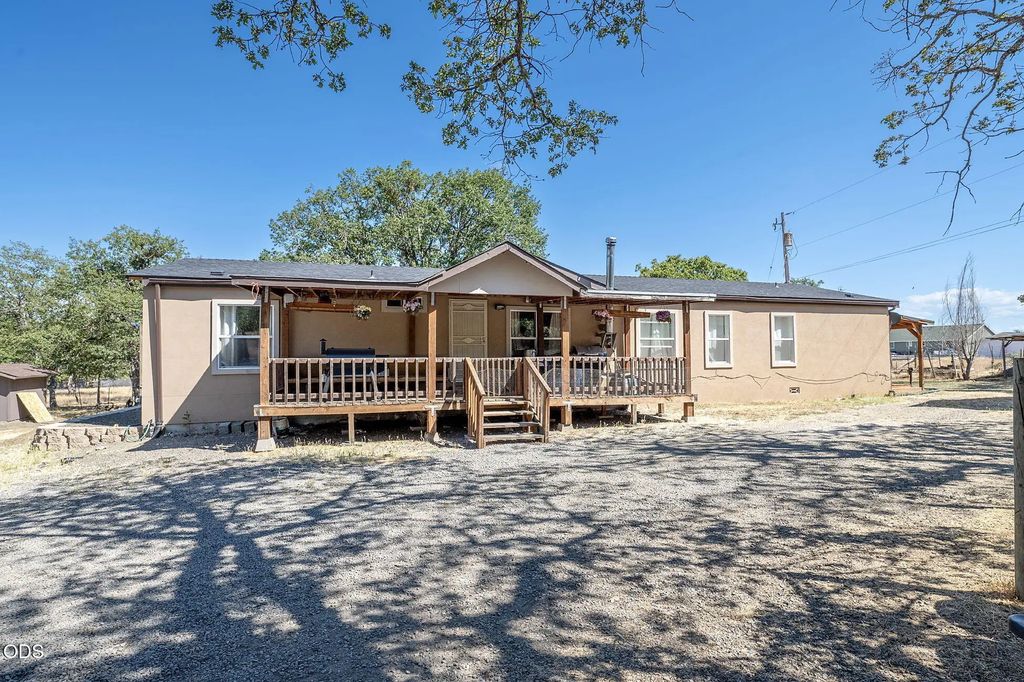 222 Crescent Drive, Eagle Point