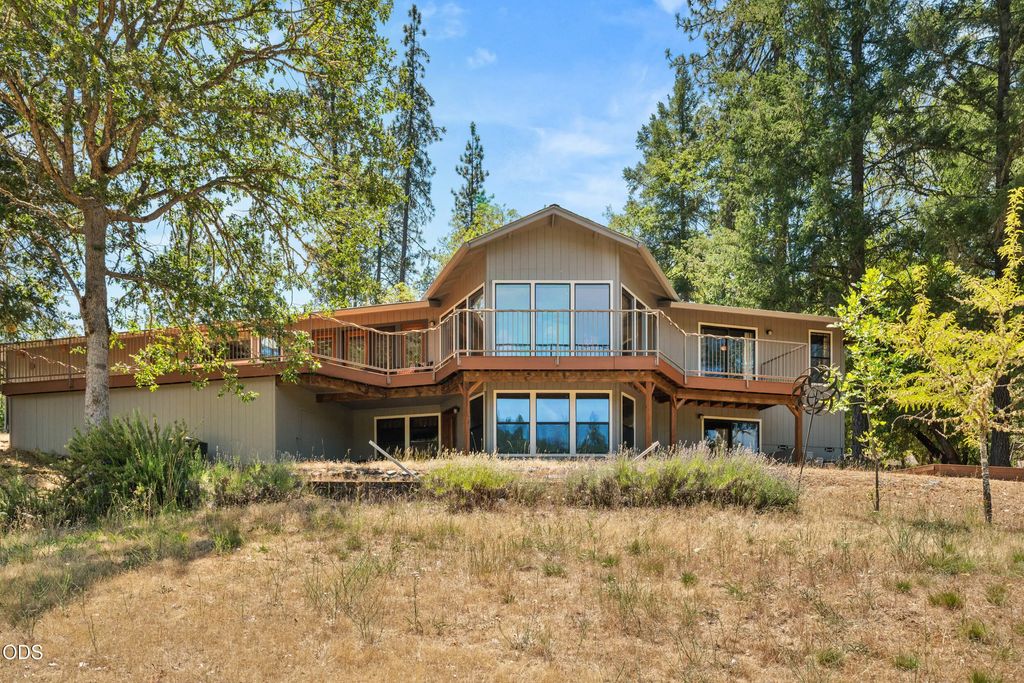 11178 E Evans Creek Road, Rogue River