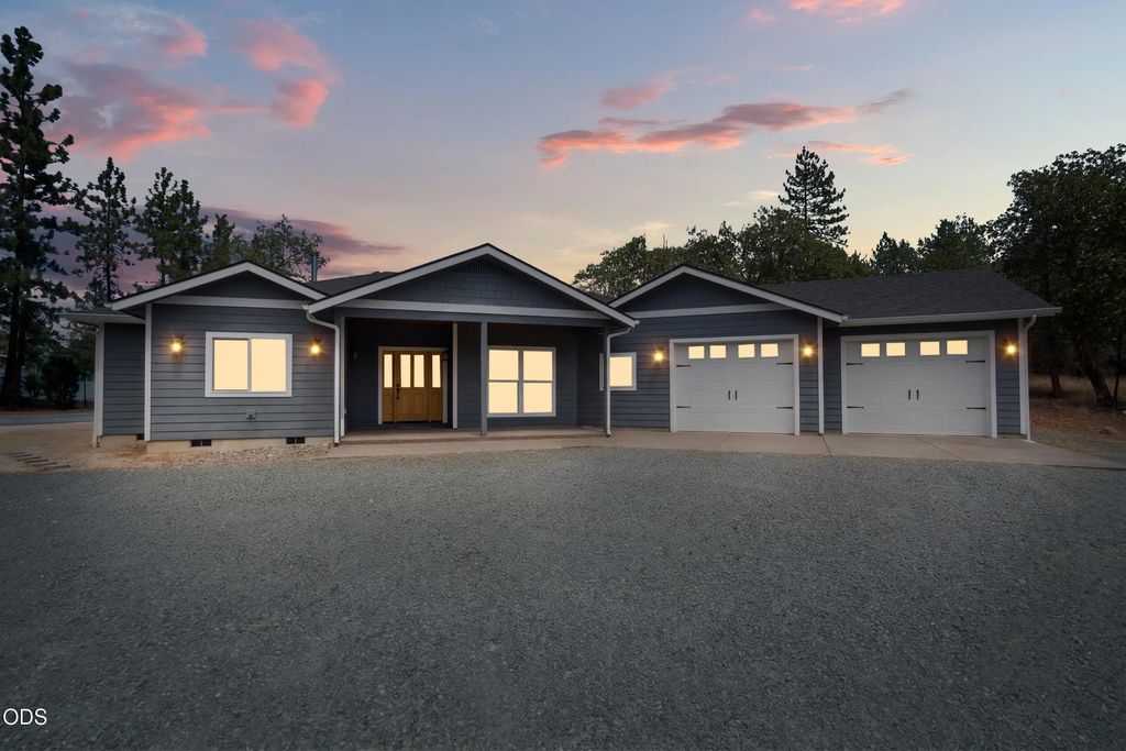 235 Needlewood Drive, Grants Pass