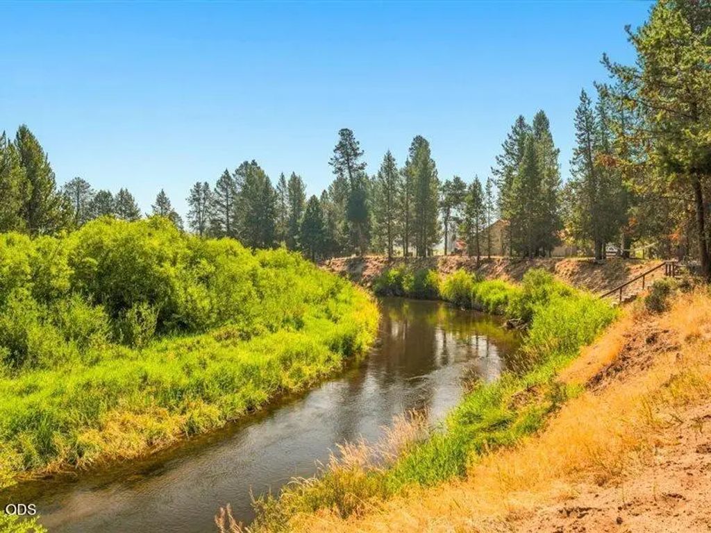 53160 Bridge Drive, La Pine