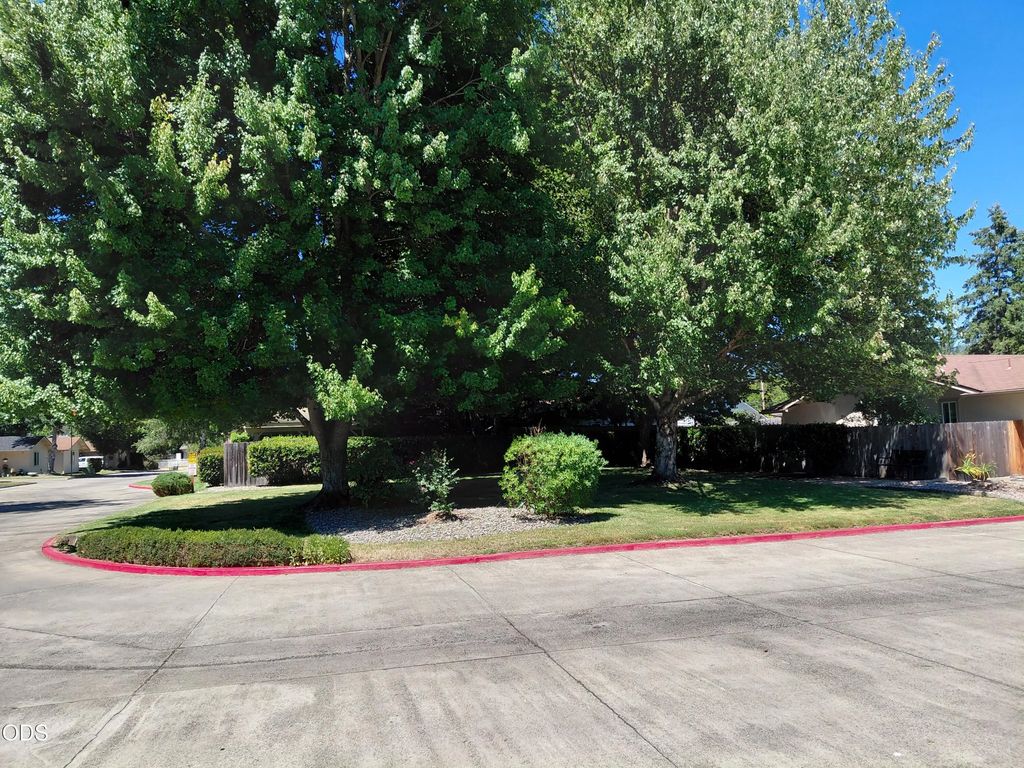 640 Sw Sunwood Way, Grants Pass