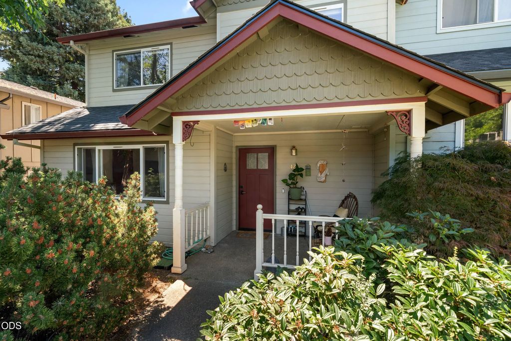 426 Chestnut Street, Ashland