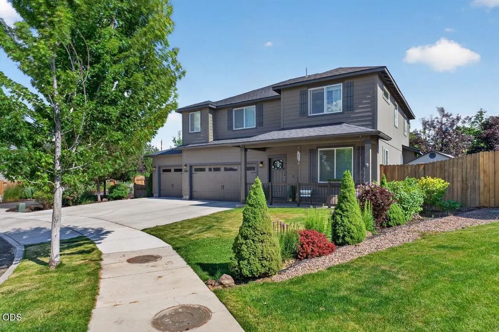 3520 Sw Pumice Stone Avenue, Redmond