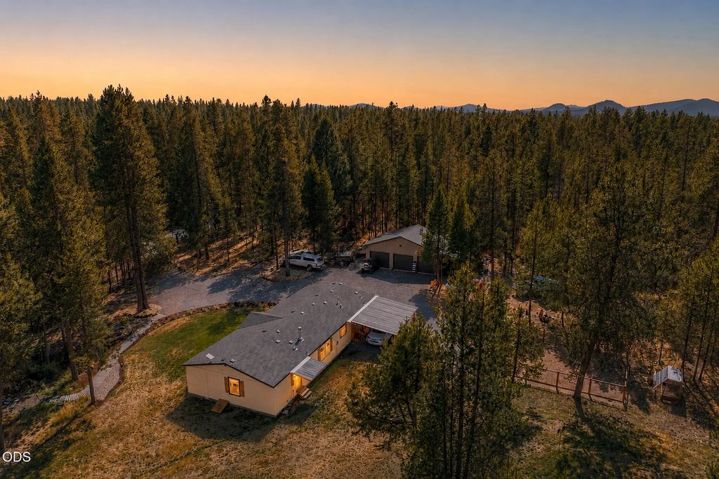 17876 R U Guelfi Road, Bend