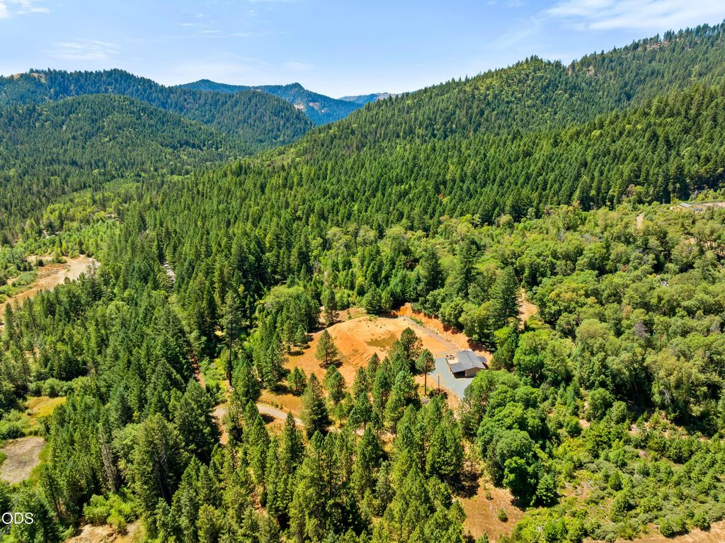 2810 Coyote Creek Road, Wolf Creek