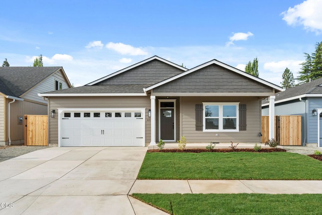 2217 Piazza Drive, Medford
