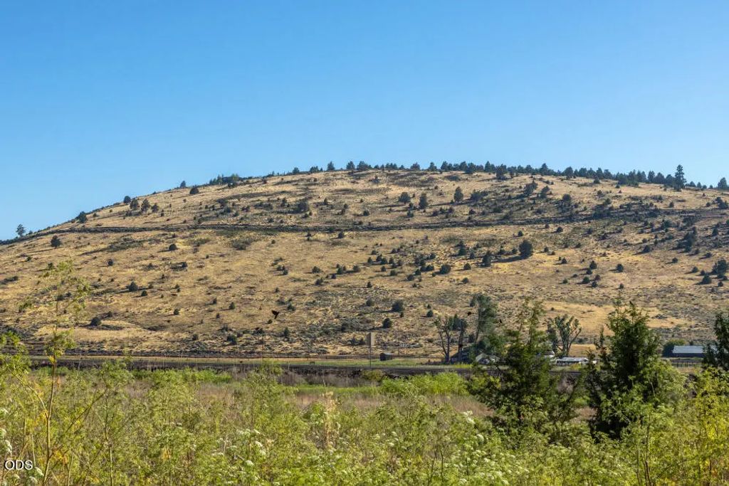 N Hwy 97, Klamath Falls