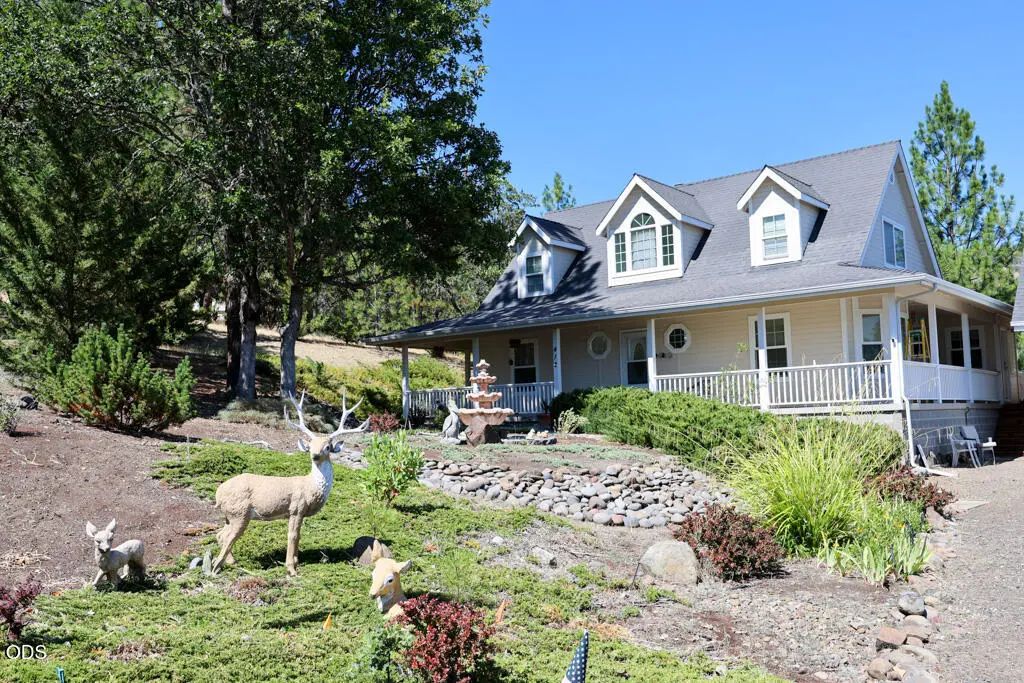 412 Country Court, Shady Cove