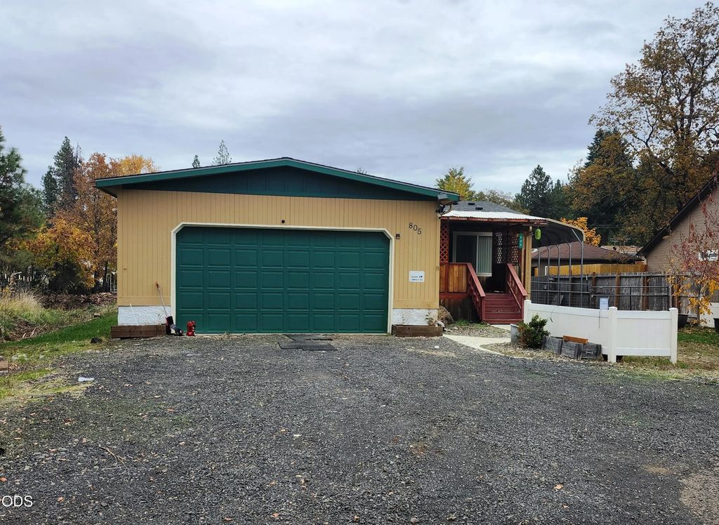 805 Redwood Avenue, Butte Falls